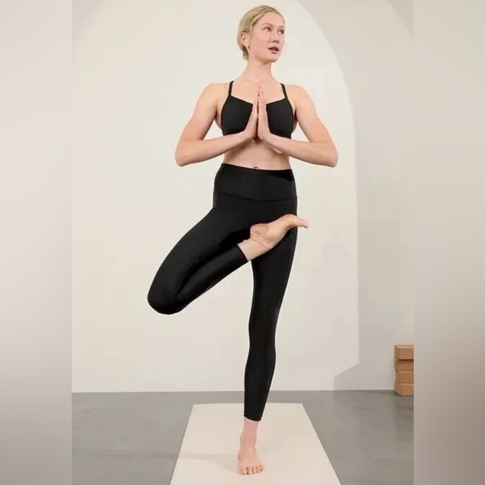 NWOT Athleta Power of She Elation Sheen Tight Ultra High Rise in Black